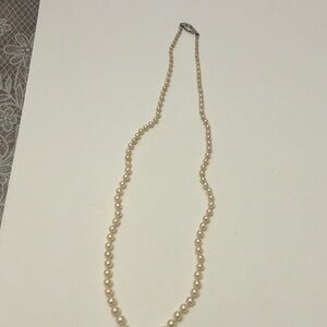 Elegant Cream Pearl Necklace